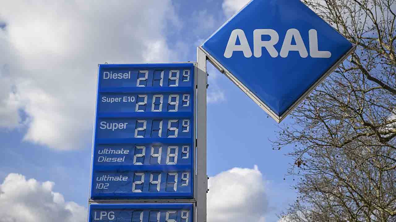 Foto - Almanya'da akaryakıt fiyatlarında ipin ucu kaçınca flaş karar alındı