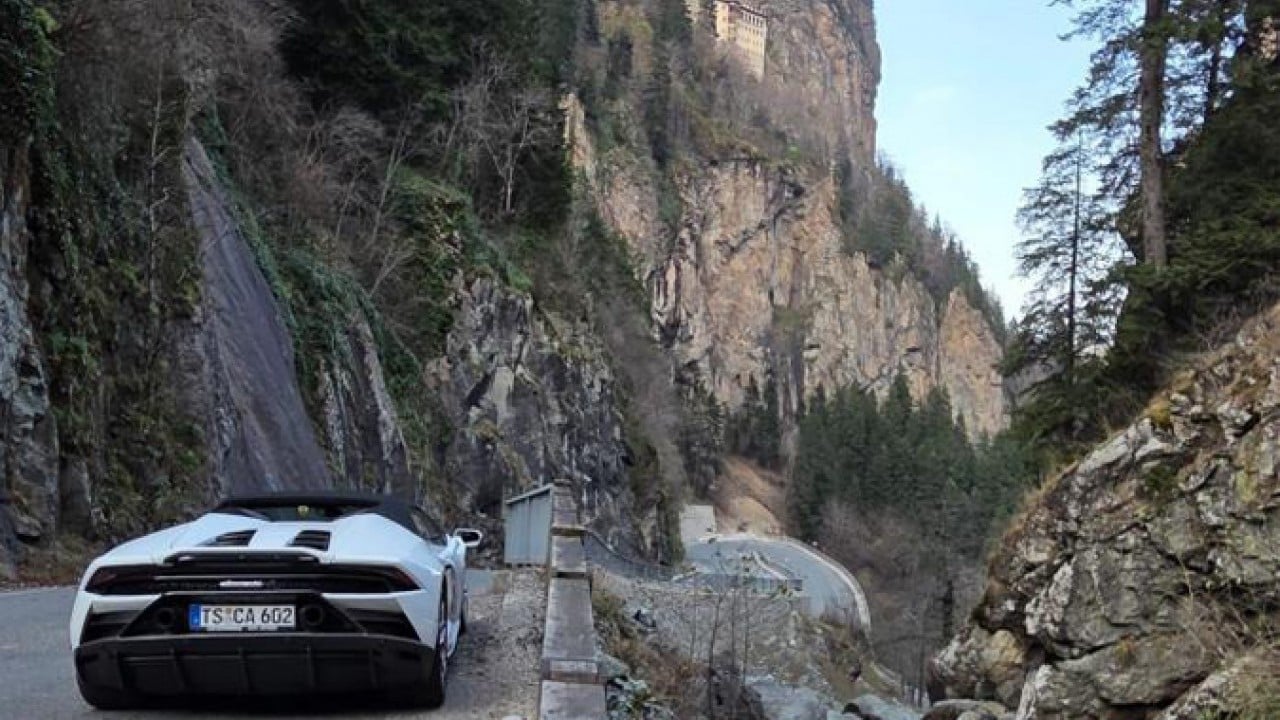 Foto - Almanya’dan Trabzon'a Lamborghini ile geldi! Köyde ilgi odağı oldu