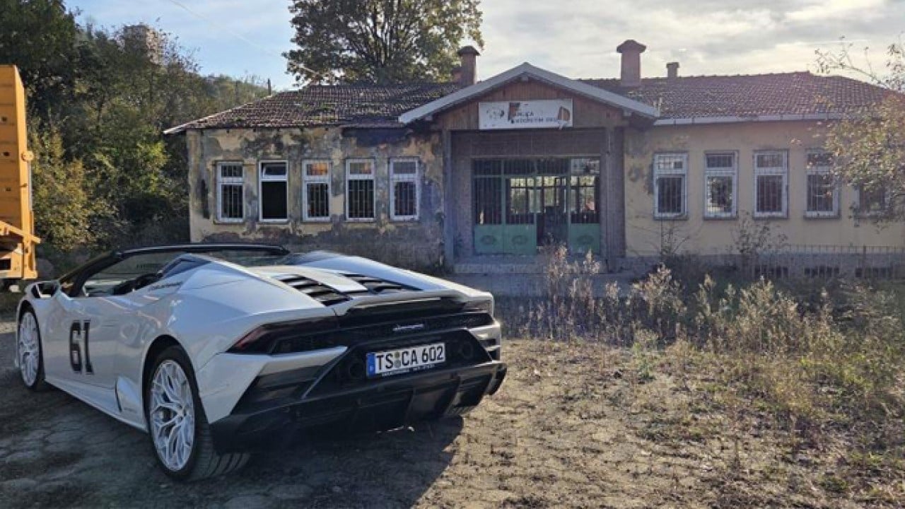 Foto - Almanya’dan Trabzon'a Lamborghini ile geldi! Köyde ilgi odağı oldu