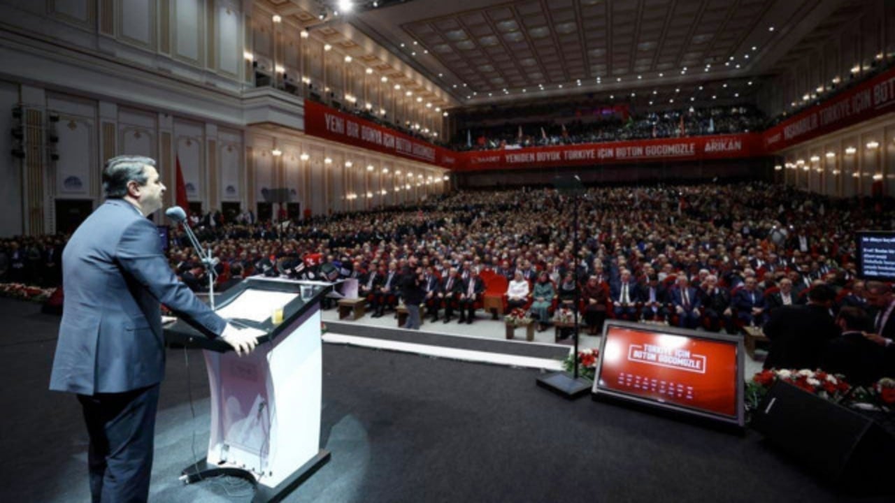 Foto - ‘Altılı Masa’nın stepnesi Saadet yüksekten uçtu: "Gömlek" edebiyatıyla milletin aklıyla alay ediyorlar