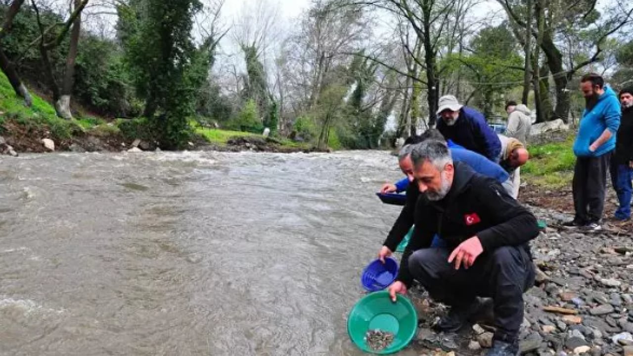 Foto - Altın avcılarının uğrak noktası: Leğenini kapan o ile akın ediyor!