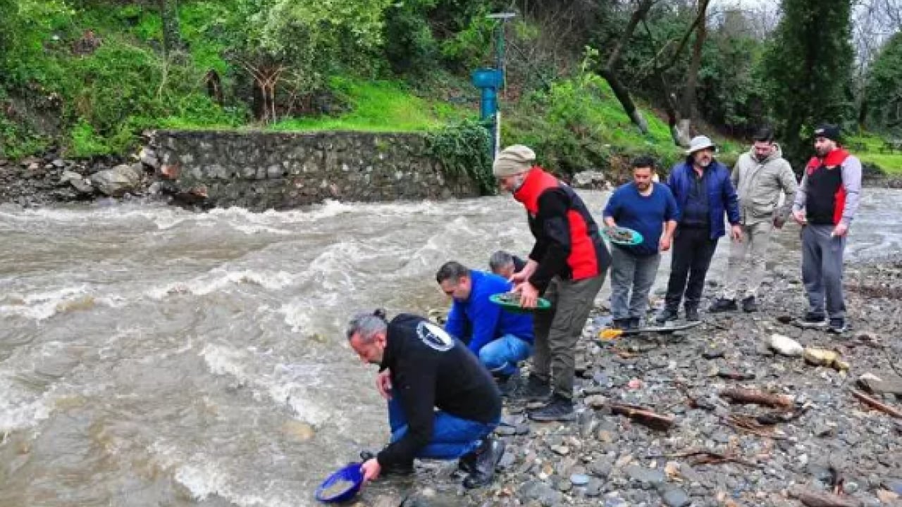 Foto - Altın avcılarının uğrak noktası: Leğenini kapan o ile akın ediyor!