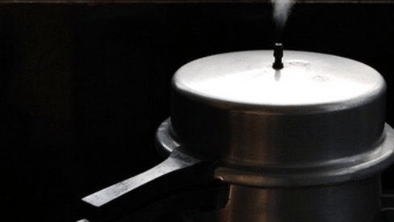 Foto - Aman dikkat diyelim: Düdüklü tencere neden patlar? Küçük ihmaller mutfağı yıkabilir