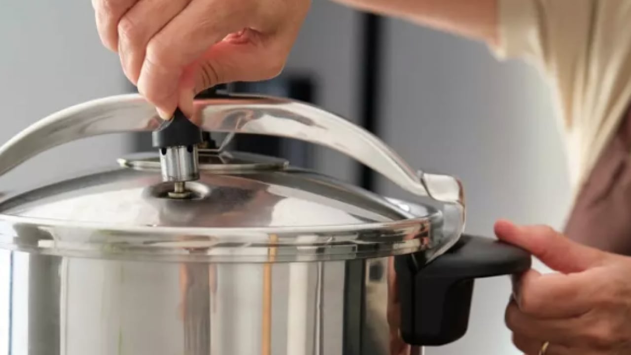 Foto - Aman dikkat diyelim: Düdüklü tencere neden patlar? Küçük ihmaller mutfağı yıkabilir