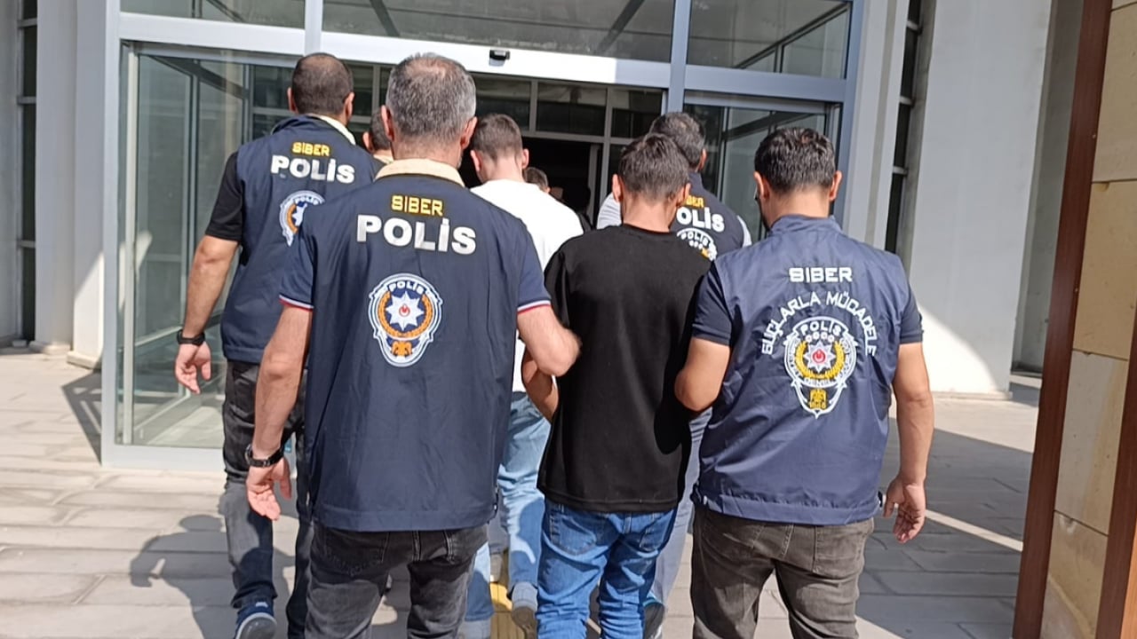Foto - Amasya’da 14 tutuklama! Siber dolandırıcılık çetesine operasyon