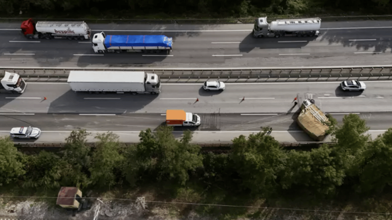 Foto - Anadolu Otoyolu'nda kaza! İstanbul yönü kilitlendi