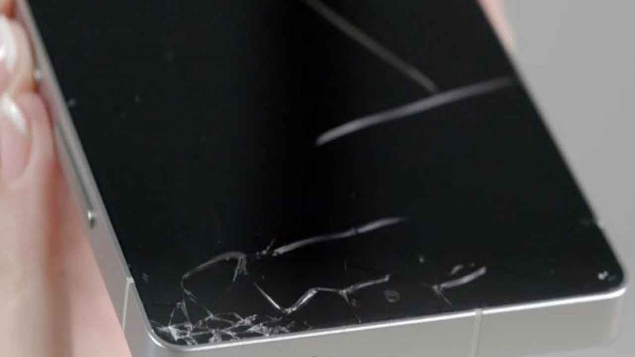 Foto - Android telefon neden kendi kendine kapanır? En yaygın nedenleri ve etkili çözümleri