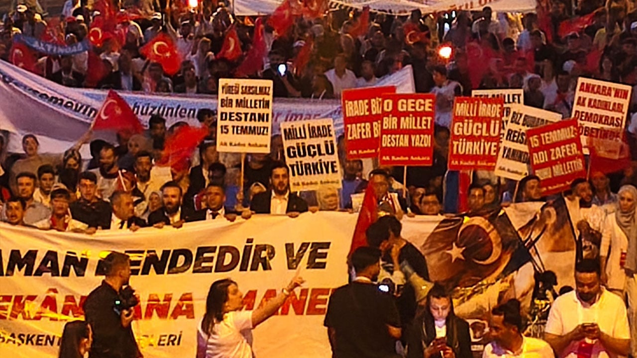 Foto - Ankara Cumhurbaşkanlığı Külliyesi'ne yürüdü: On binlerden 10. yıl nöbeti...