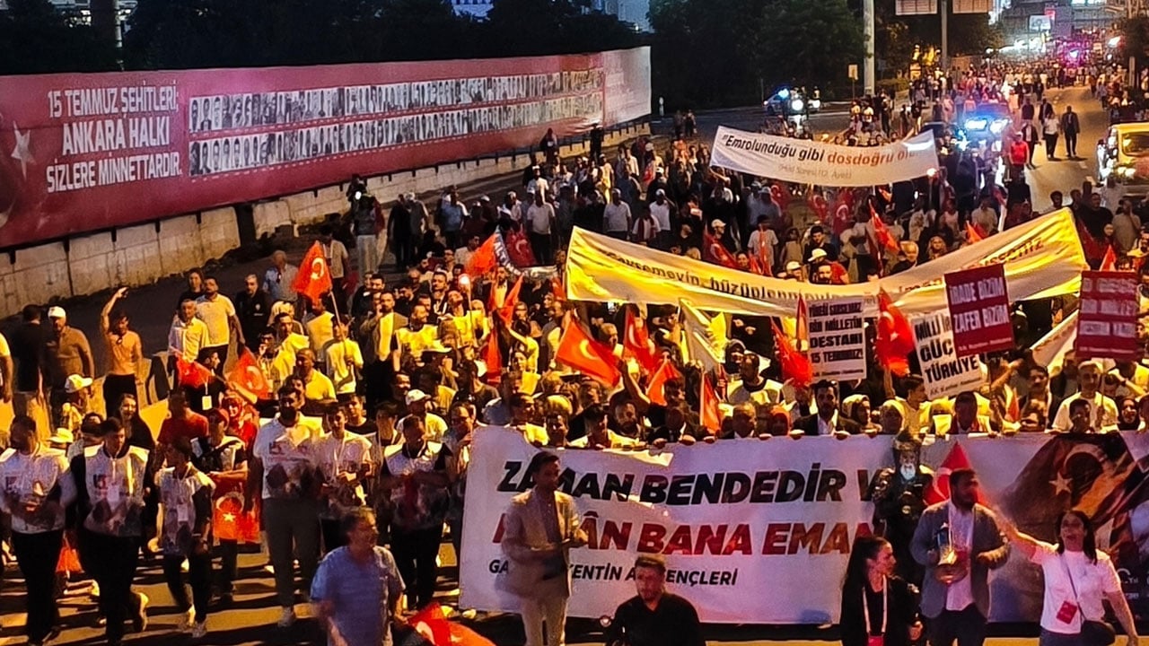 Foto - Ankara Cumhurbaşkanlığı Külliyesi'ne yürüdü: On binlerden 10. yıl nöbeti...