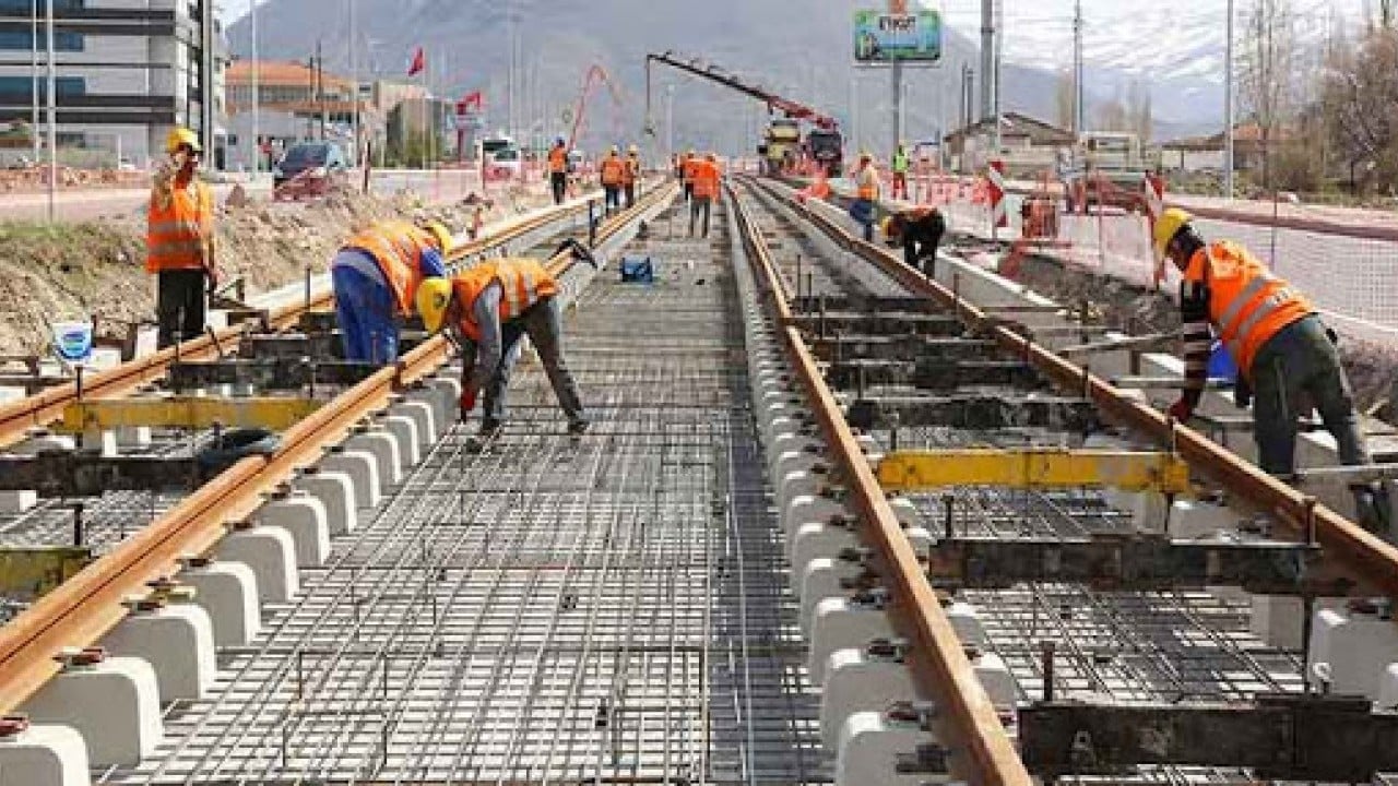 Foto - Ankara-İzmir Hızlı Tren Projesi'nde yoğun tempo yakalandı Türkiye şimdi 'Demir ağlarla' örülüyor