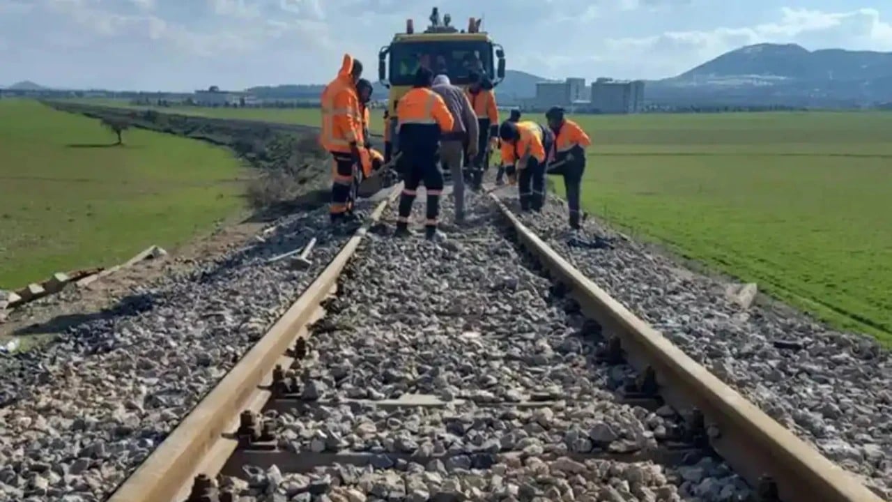 Foto - Ankara-İzmir Hızlı Tren Projesi'nde yoğun tempo yakalandı Türkiye şimdi 'Demir ağlarla' örülüyor