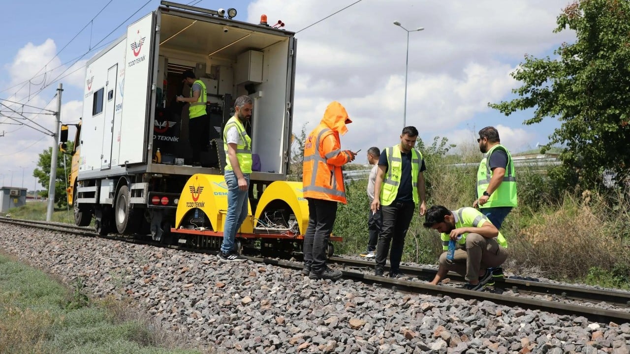 Foto - Ankara-İzmir Hızlı Tren Projesi'nde yoğun tempo yakalandı Türkiye şimdi 'Demir ağlarla' örülüyor