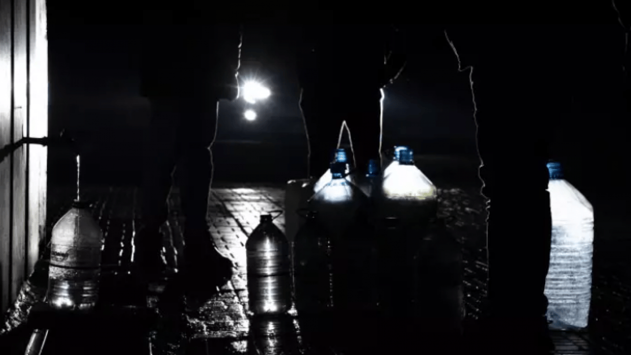 Ankara'da bildik manzaralar: Vatandaşlar gece yarısı sokaklara döküldü!