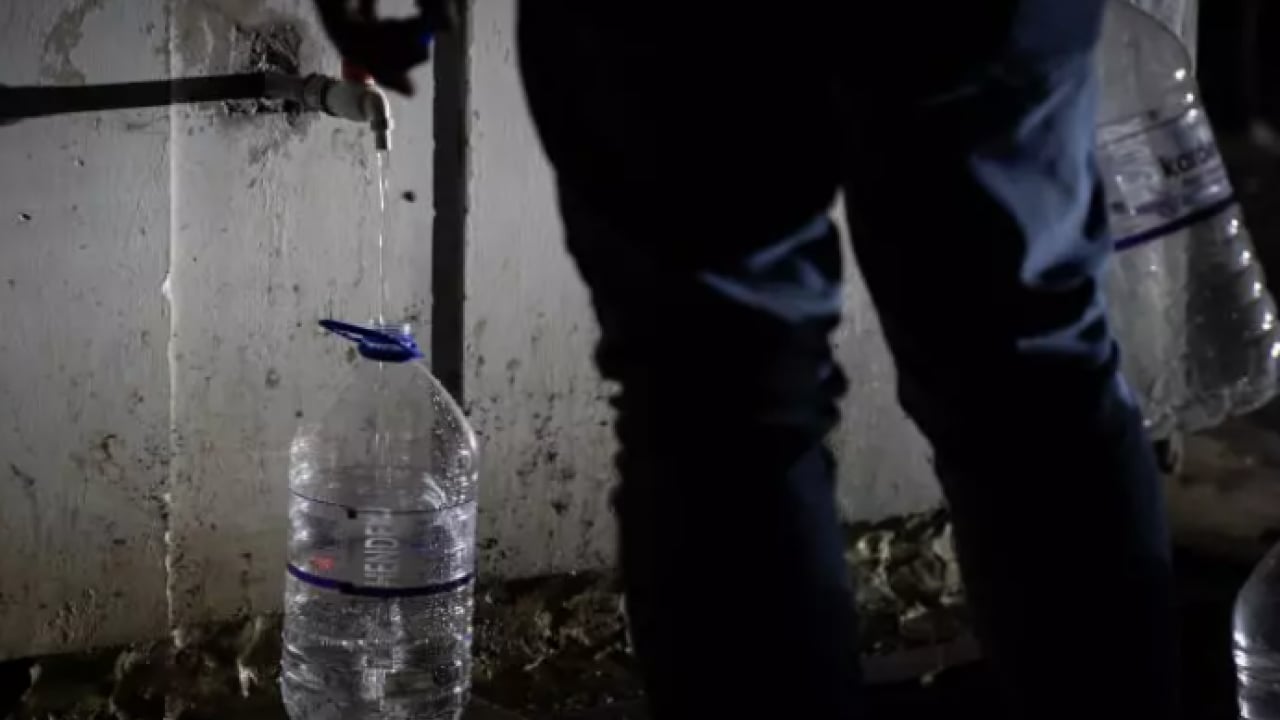 Foto - Ankara'da bildik manzaralar: Vatandaşlar gece yarısı sokaklara döküldü!