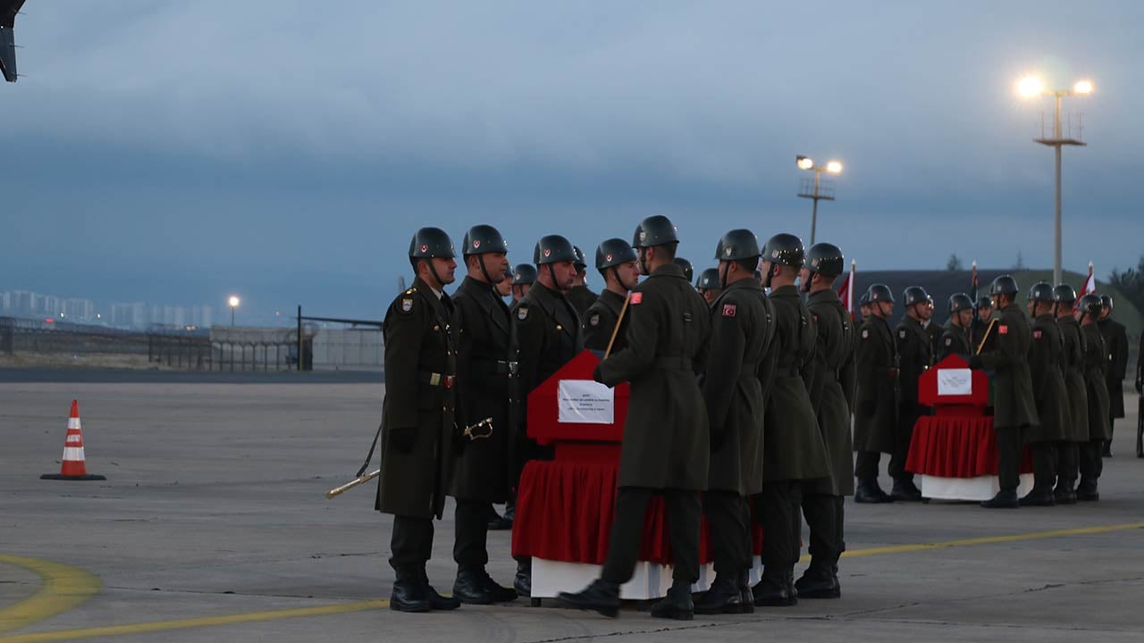 Foto - Ankara'da düşen uçakta vefat etmişlerdi... Libya askeri heyeti ülkelerine götürüldü