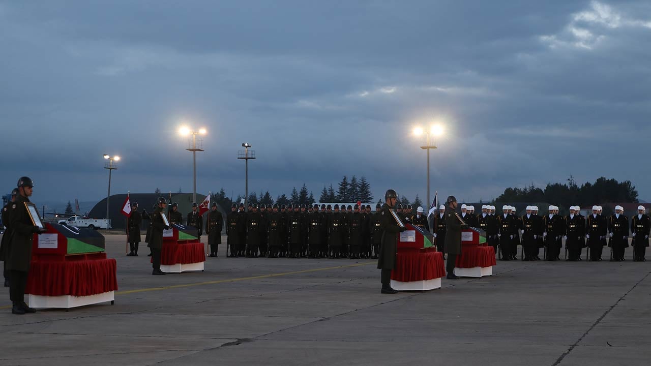 Foto - Ankara'da düşen uçakta vefat etmişlerdi... Libya askeri heyeti ülkelerine götürüldü