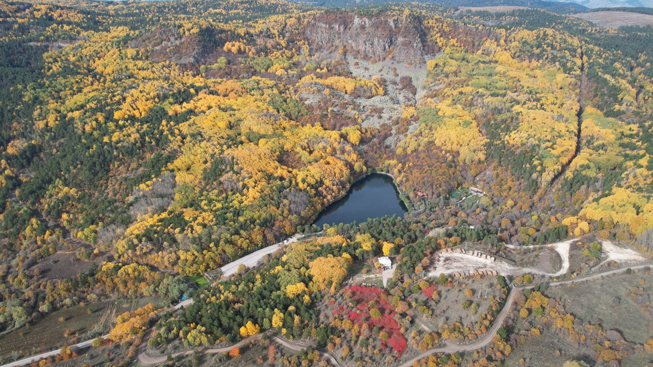 Foto - Ankara’da gizli cennet! Karagöl sonbaharla büyüledi