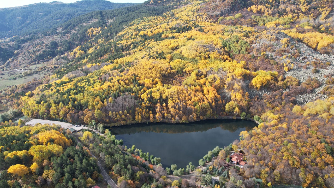 Foto - Ankara’da gizli cennet! Karagöl sonbaharla büyüledi