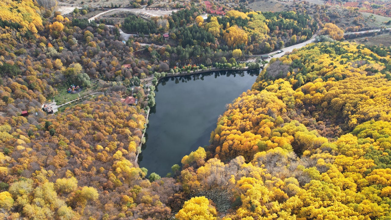 Foto - Ankara’da gizli cennet! Karagöl sonbaharla büyüledi