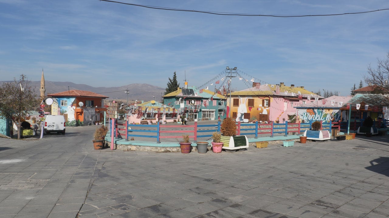 Foto - Ankara’da yeni kaçış rotası: Renkli Köy turist akınına uğruyor