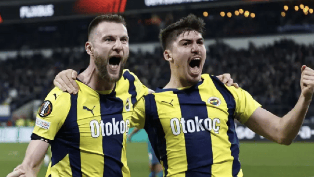 Anlaştılar ve geri alacaklar... Fenerbahçe durmuyor! Kante sonrası bir bomba transfer 