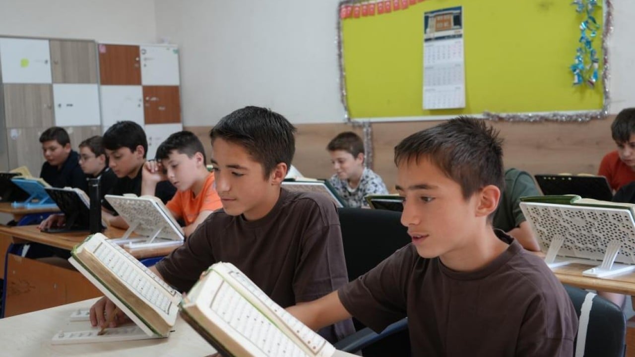 Anne hafız baba öğretmen 13 yaşındaki ikizler birlikte hafız oldu