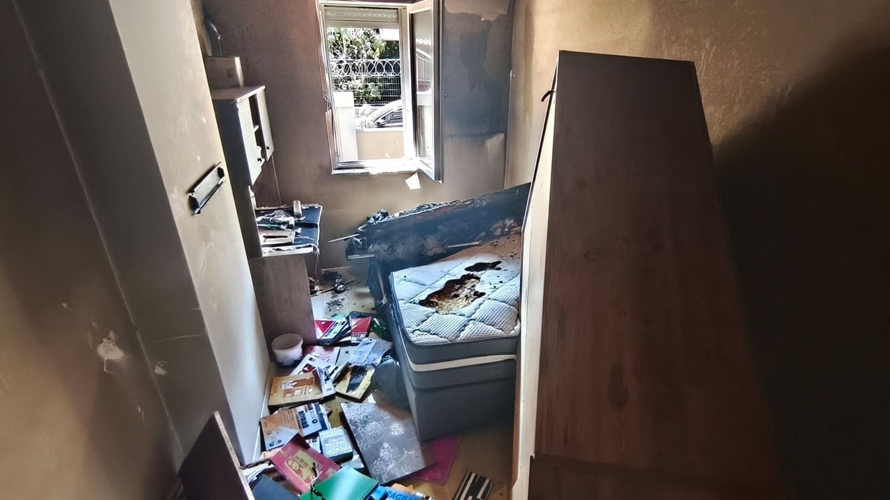 Foto - Annesi kumandayı yüksek sesle istedi diye… Kapıyı kilitleyip evi ateşe verdi, mahalle ayaklandı