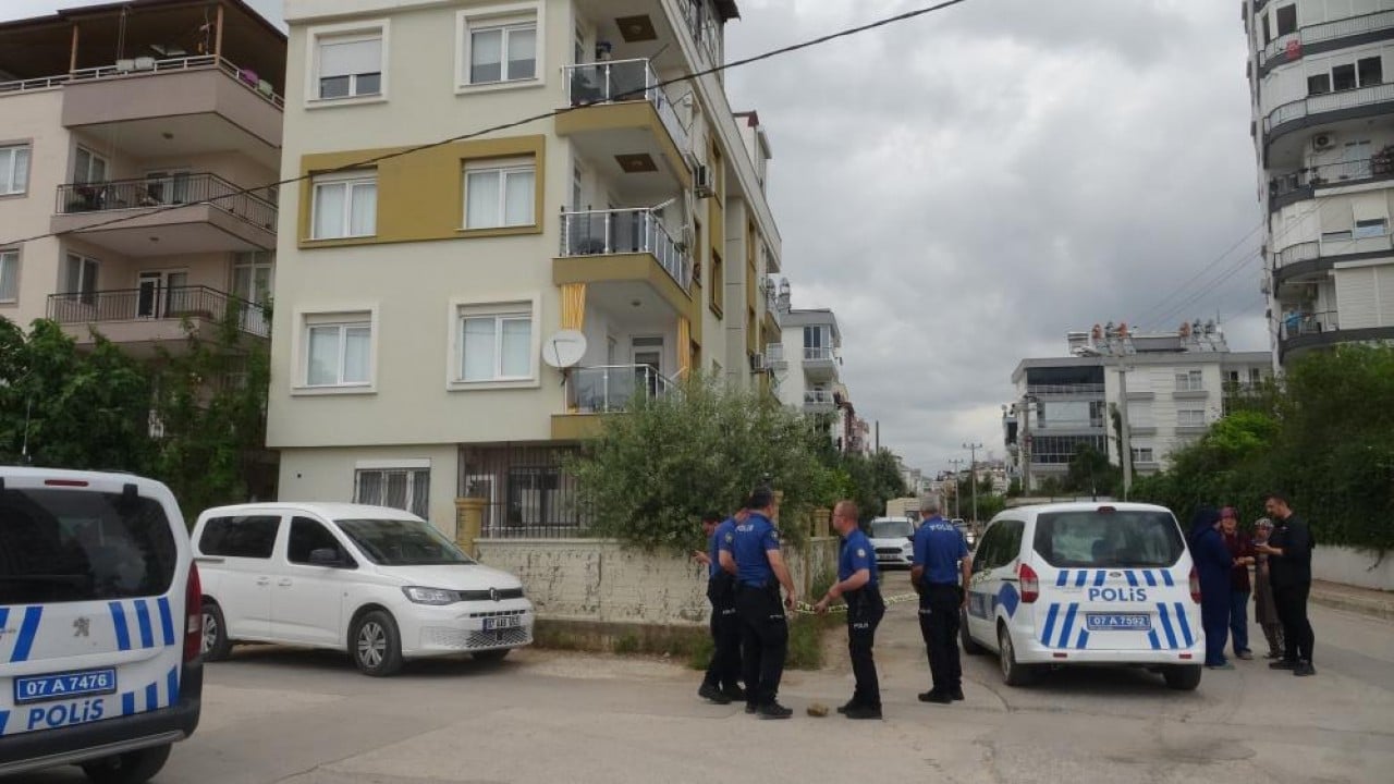 Annesine kızıp binayı yaylım ateşine tuttu