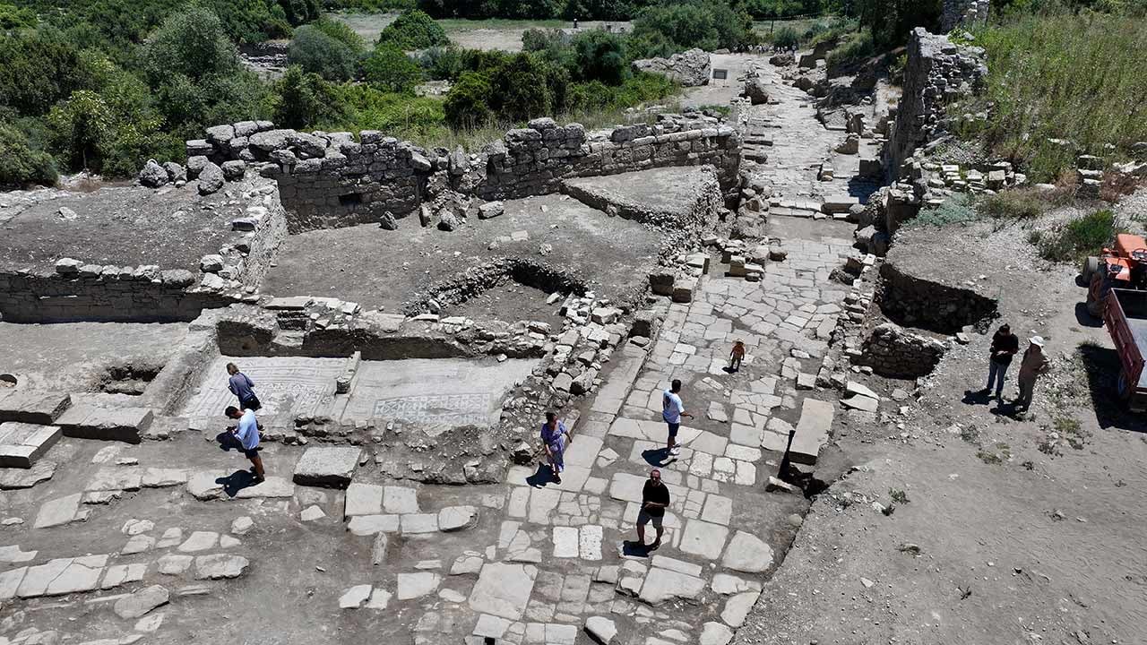 Foto - Antalya'da 2 bin yıllık ana cadde gün yüzüne çıkarıldı
