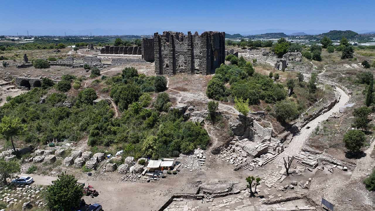 Foto - Antalya'da 2 bin yıllık ana cadde gün yüzüne çıkarıldı