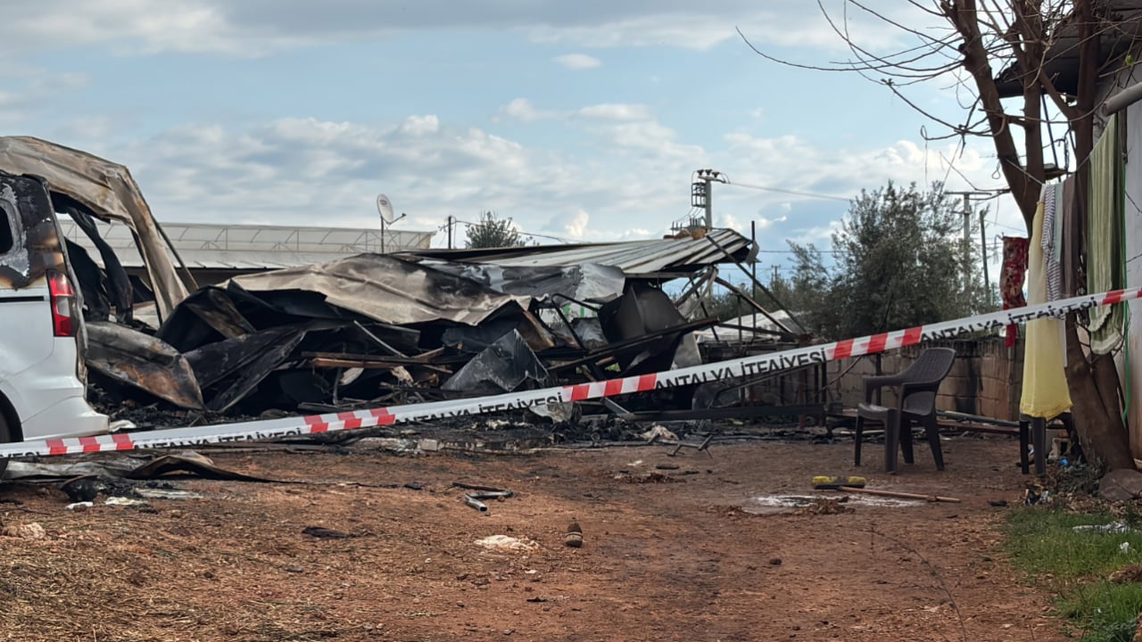 Foto - Antalya’da facia! Konteynerde yangın çıktı! 5’i çocuk 6 ölü