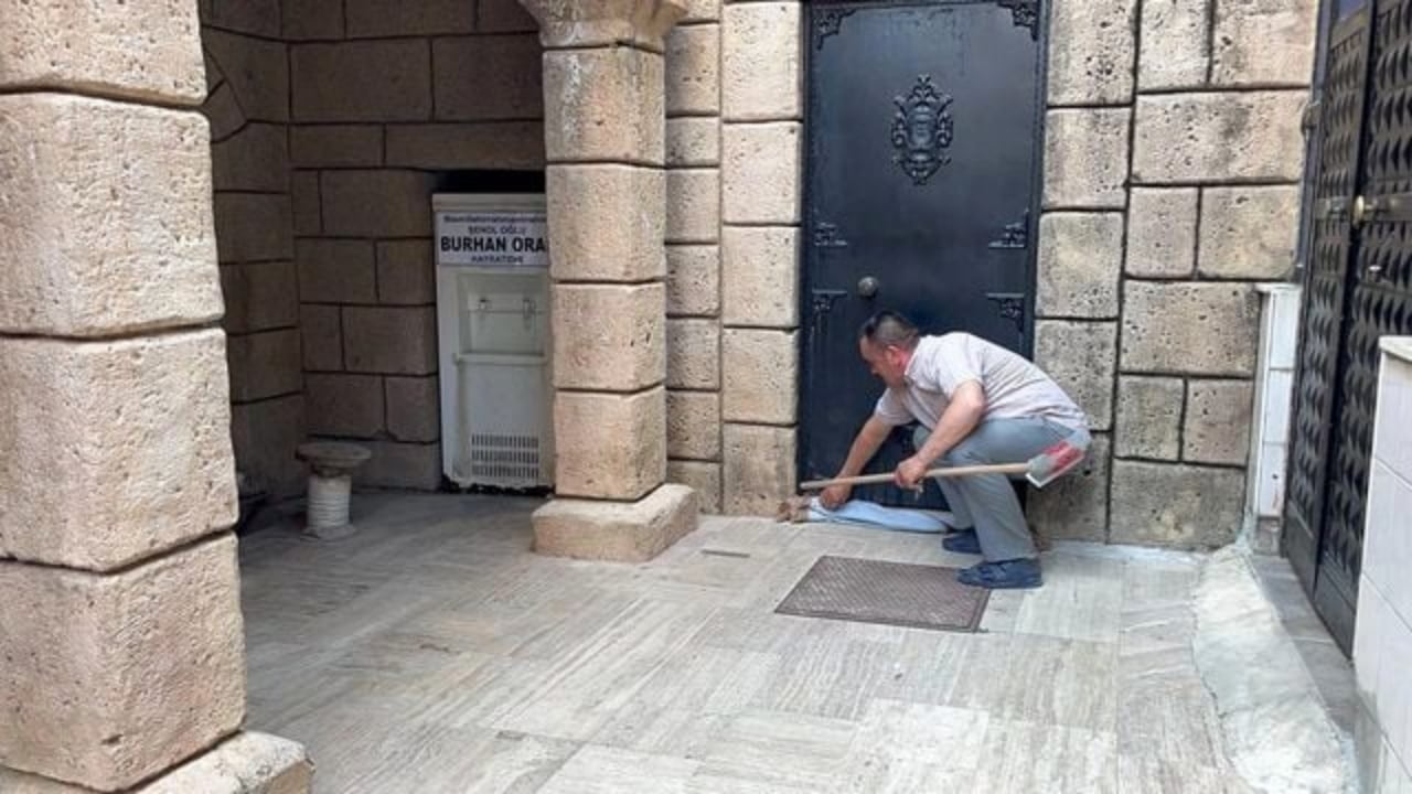 Foto - Antalya’da namaza gelen cemaati şoke eden manzara! Kimse gözlerine inanamadı