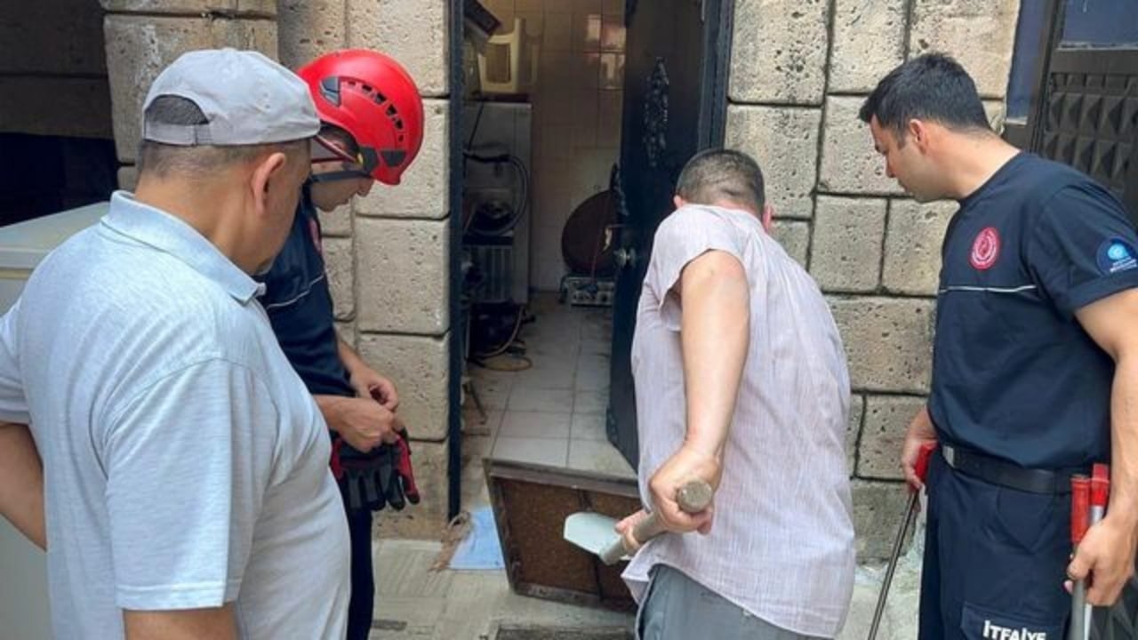 Foto - Antalya’da namaza gelen cemaati şoke eden manzara! Kimse gözlerine inanamadı