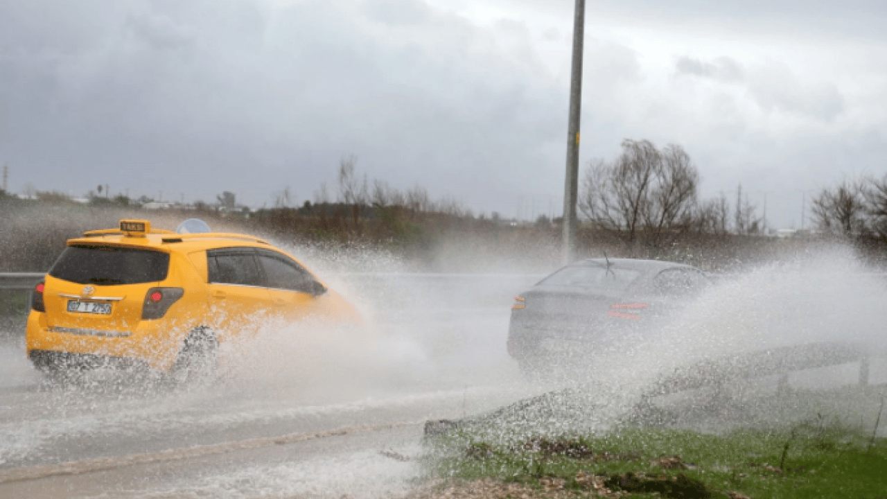 Foto - Antalya’da yağış rekoru! 40 günde bir yıllık yağmur yağdı
