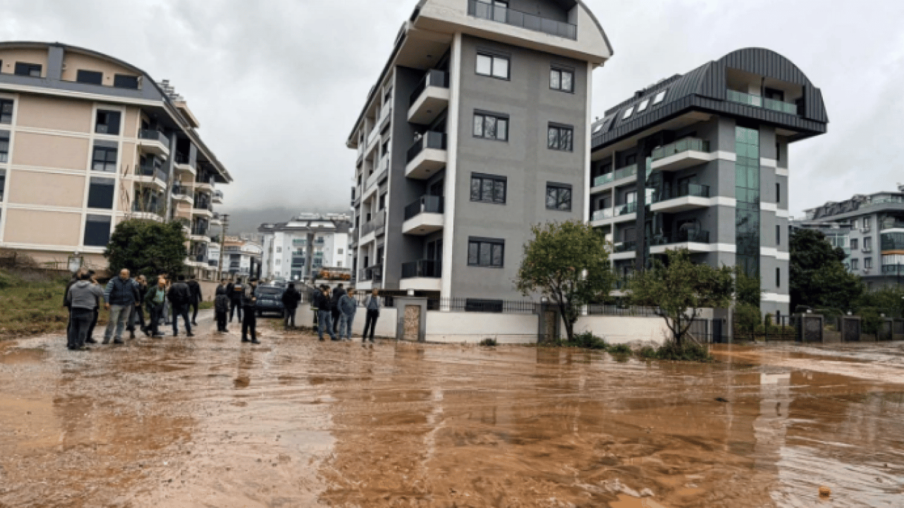 Foto - Antalya’da yağış rekoru! 40 günde bir yıllık yağmur yağdı