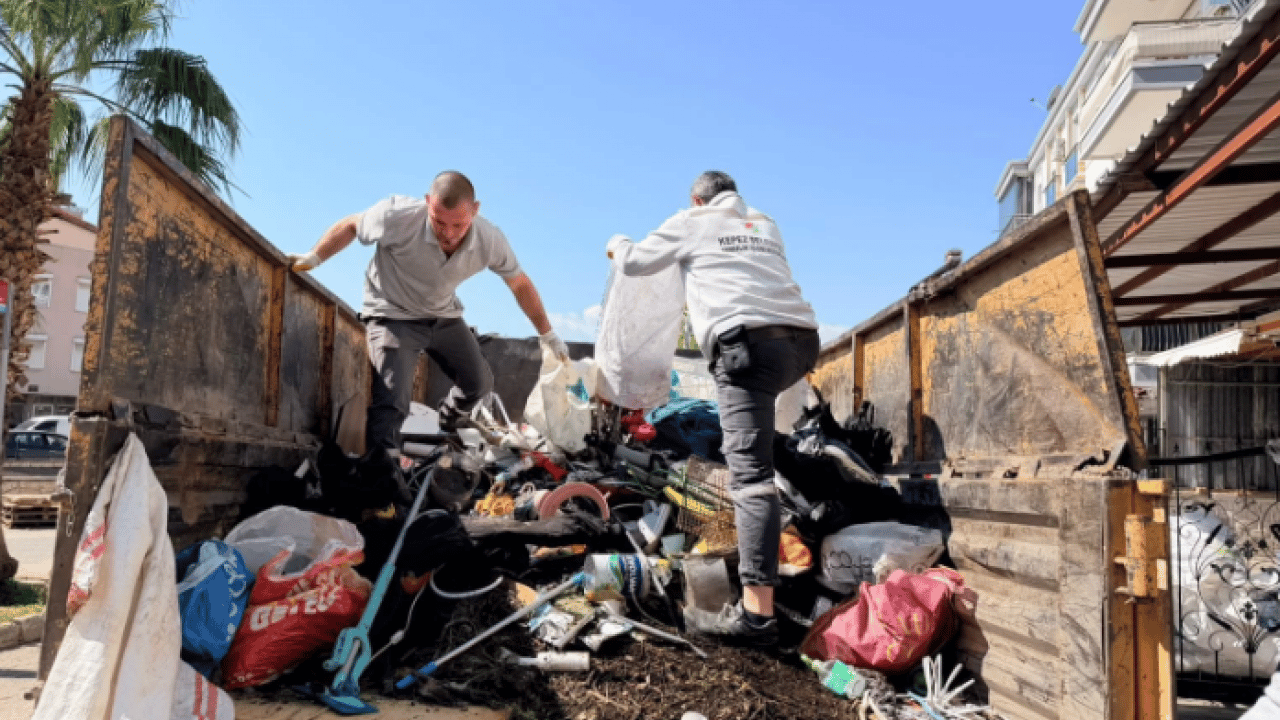 Antalya’da ‘yok artık’ dedirten görüntü! 3 yılda 20 kamyon çöp çıkarıldı