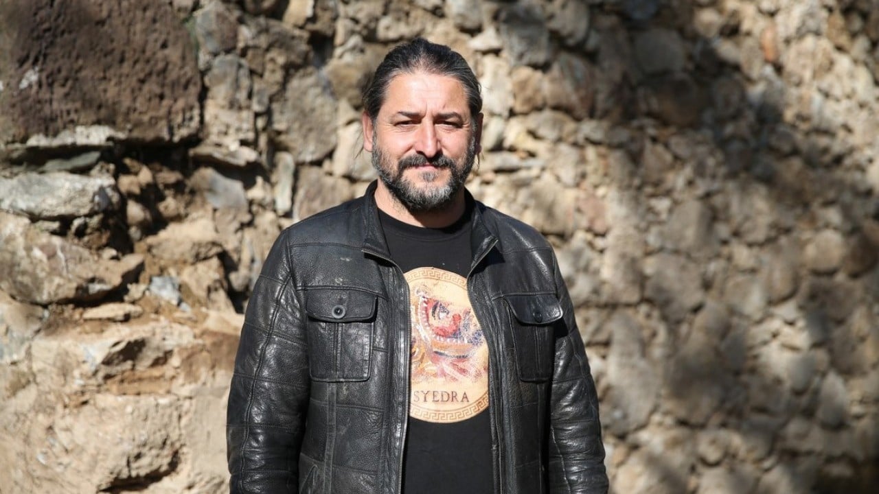 Foto - Antalya’daki 3 bin yıllık antik kentte ‘kıskanan çatlasın’ yazılı mozaik bulundu