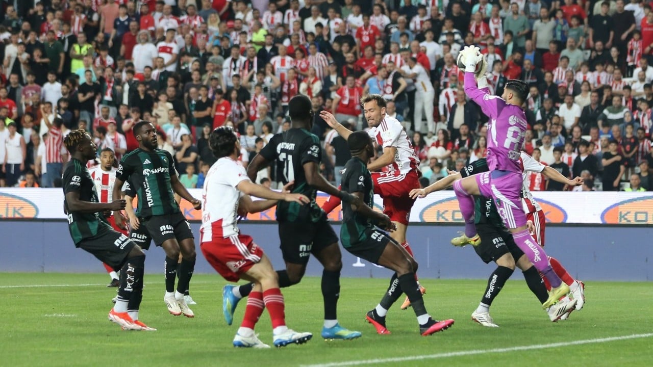 Foto - Antalyaspor, 11 yıl sonra Süper Lige veda etti...