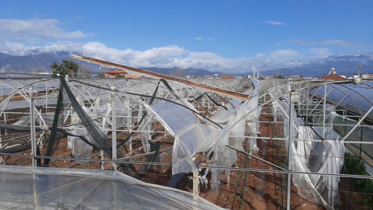 Foto - Antalya'yı hortum vurdu! Seralar bakın ne hale geldi