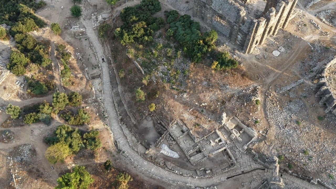 Foto - Antik tiyatrodan Akropolise uzanan 300 metrelik güzergah yeniden ayağa kaldırıldı