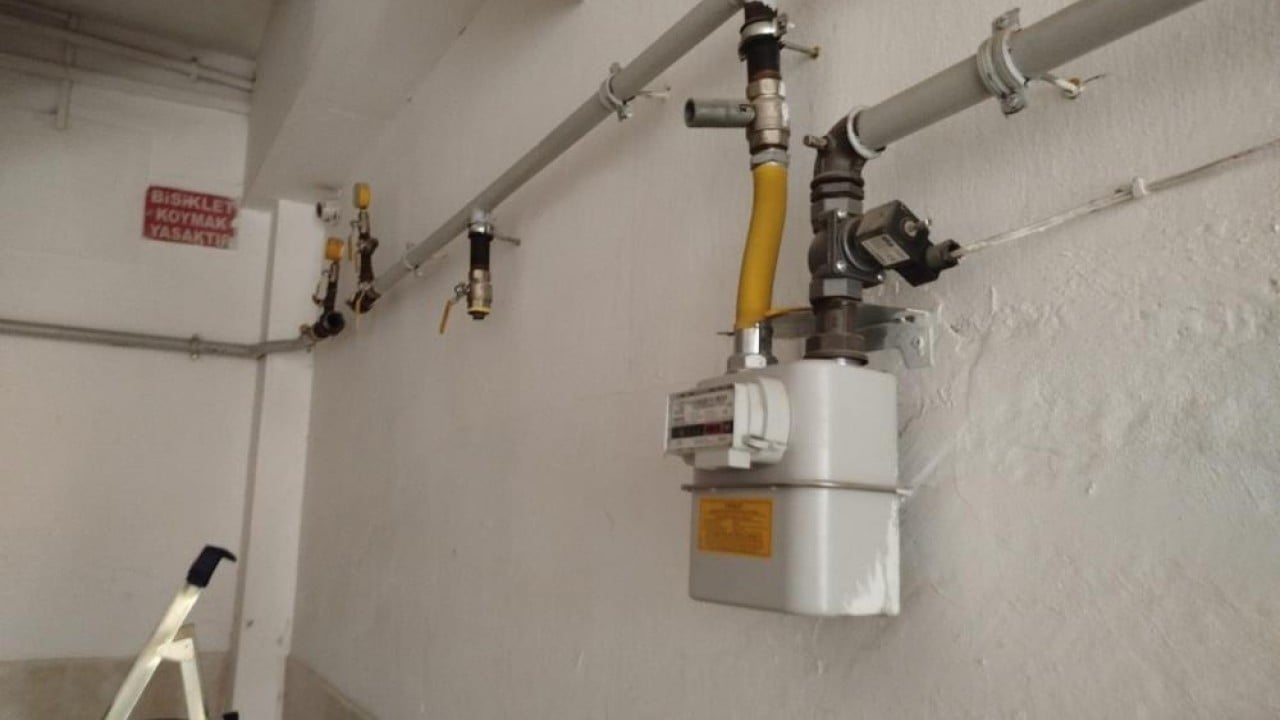 Foto - Apartman sakinlerini iki gün perişan etti Kombiden su musluktan gaz