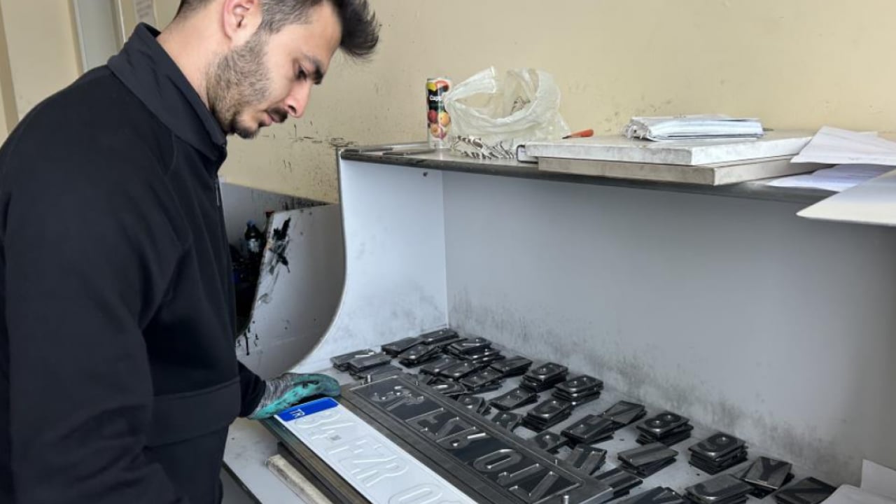 Foto - APP plaka değişiminde yoğunluk tavan yaptı! Vatandaş mağdur oldu