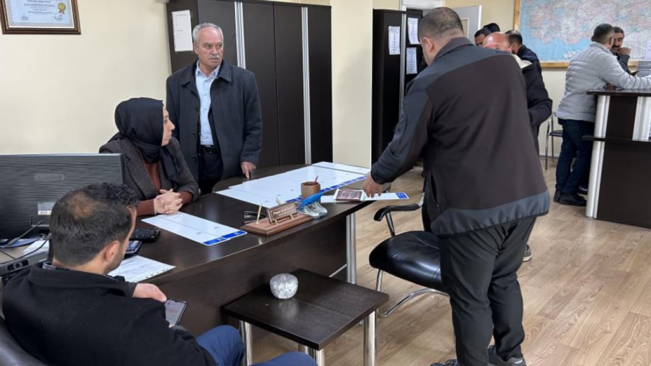 Foto - APP plaka değişiminde yoğunluk tavan yaptı! Vatandaş mağdur oldu