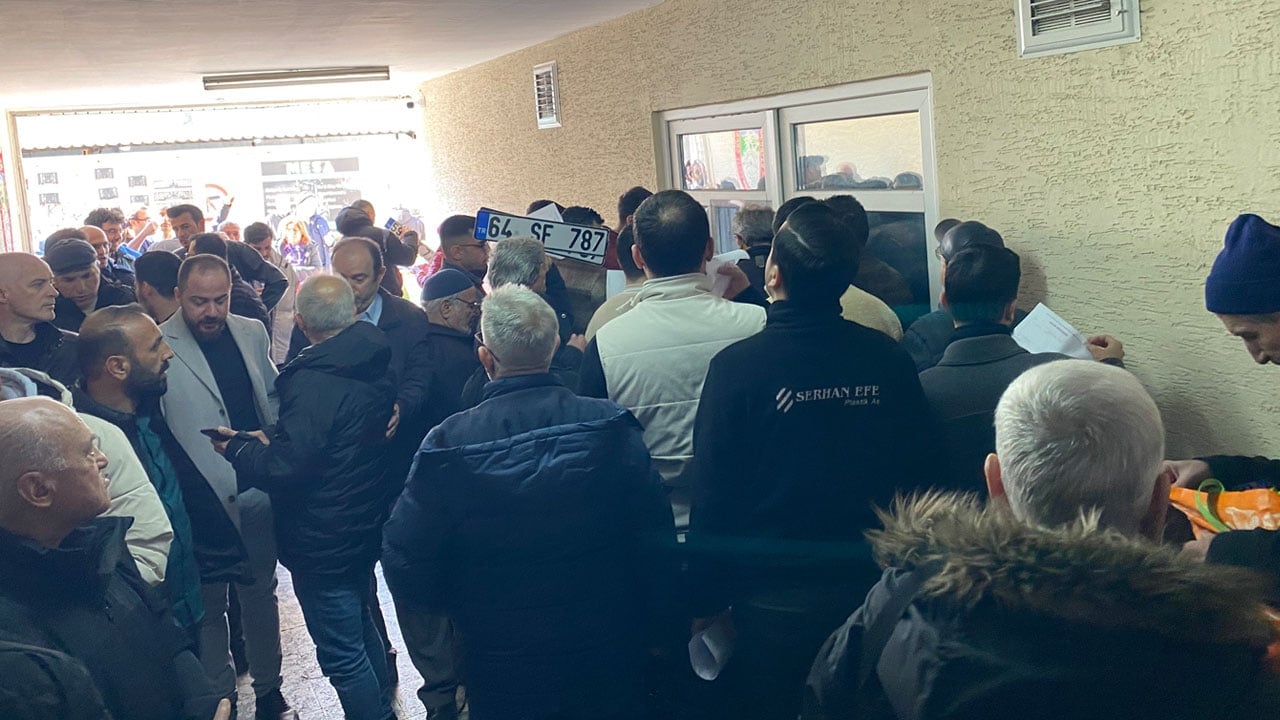 Foto - APP plaka izdihamı... 140 bin lira cezayı duyan koştu, kuyruk sokaklara taştı!
