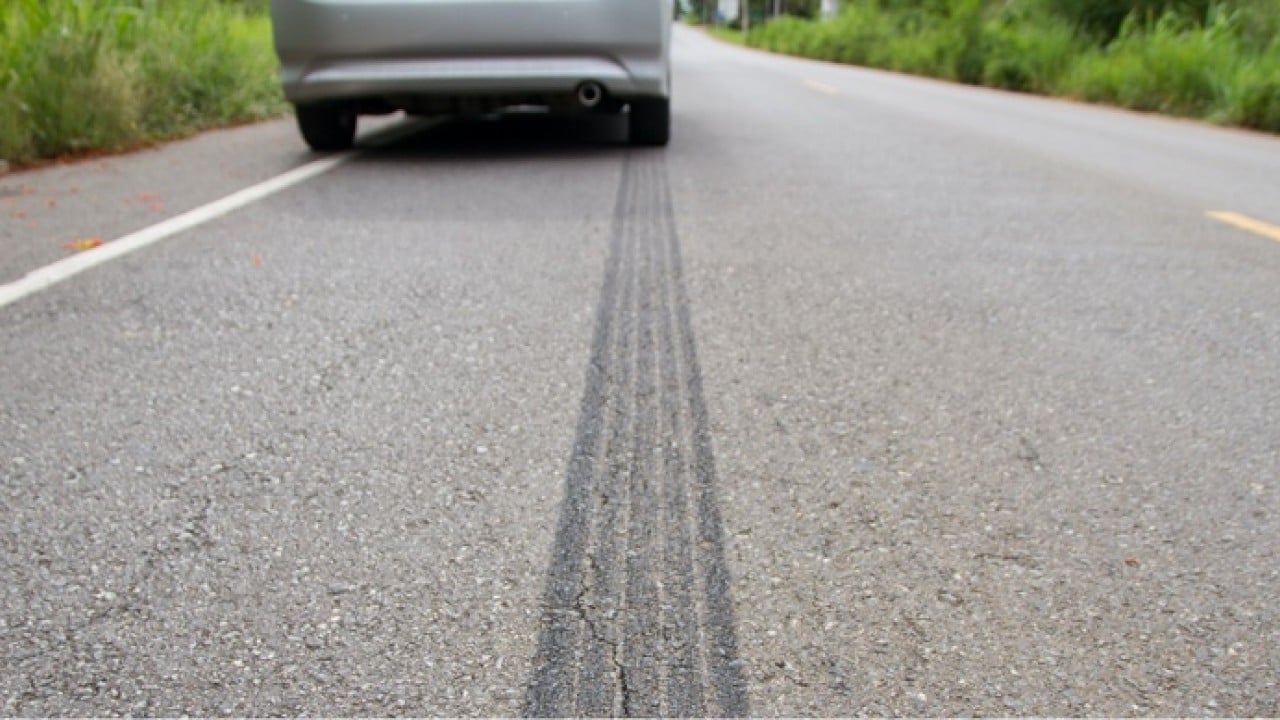 Arabanızın frenleri aniden tutmazsa... İşte hayatta kalma yöntemi!