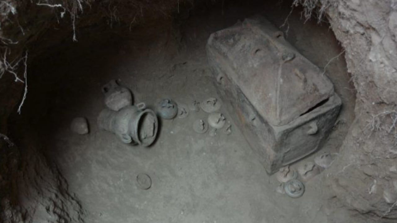 Foto - Arabasını park etmek istemişti: 3 bin 400 yıllık mezara düştü!