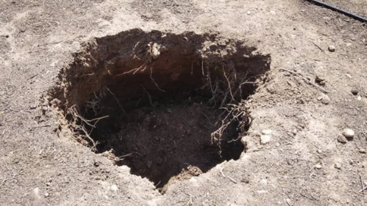 Foto - Arabasını park etmek istemişti: 3 bin 400 yıllık mezara düştü!
