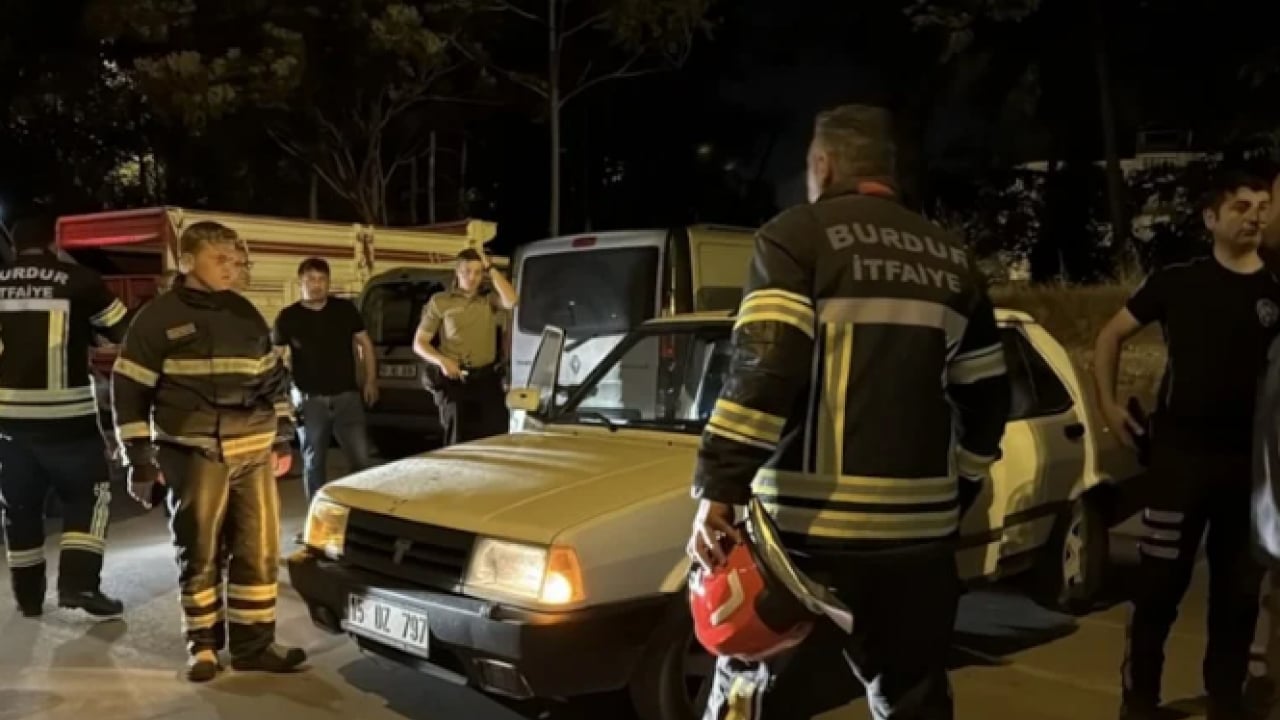 Foto - Aracın içinde hareketsiz bulundu! Görenler polisi aradı!