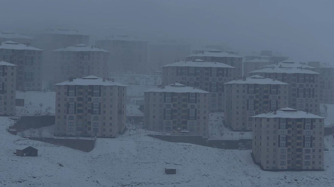 Foto - Araçlar mahsur kaldı! İlçe bir gecede beyaza büründü