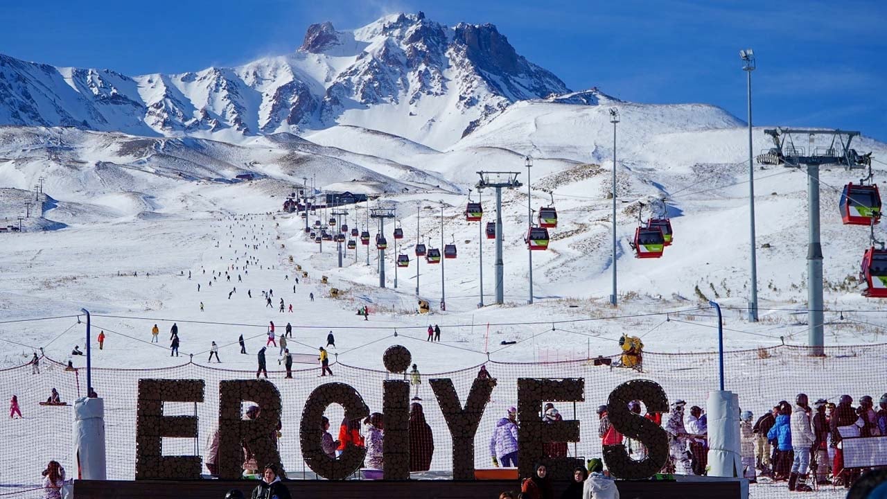 Aralarında Türkiye de var: Dünyanın en iyi kayak merkezleri belli oldu